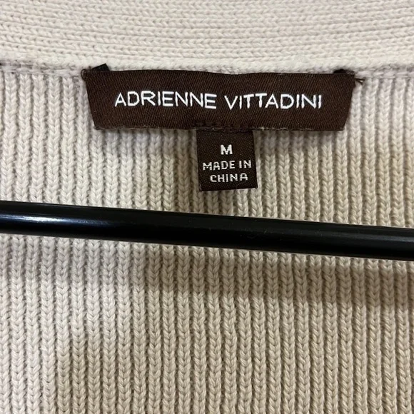 Adrienne Vittadini cream colored sweater vest. Size Medium - Picture 2 of 7